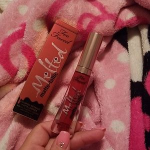 Too Faced Melted Matte-tallic lipstick